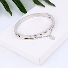 Load image into Gallery viewer, Slim Metallic Bangle Antique Bracelet for Women - Silver / A