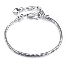 Load image into Gallery viewer, Textured Metallic Heart or Cube Bracelet for Women - G / 17cm