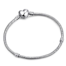 Load image into Gallery viewer, Textured Metallic Heart or Cube Bracelet for Women - I / 17cm